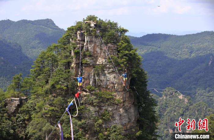 中国选手包揽2024年张家界黄石寨扁带赛前三，何