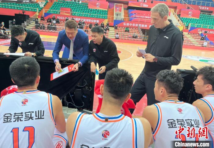 四川男篮1分险胜天津队，比分定格89比88