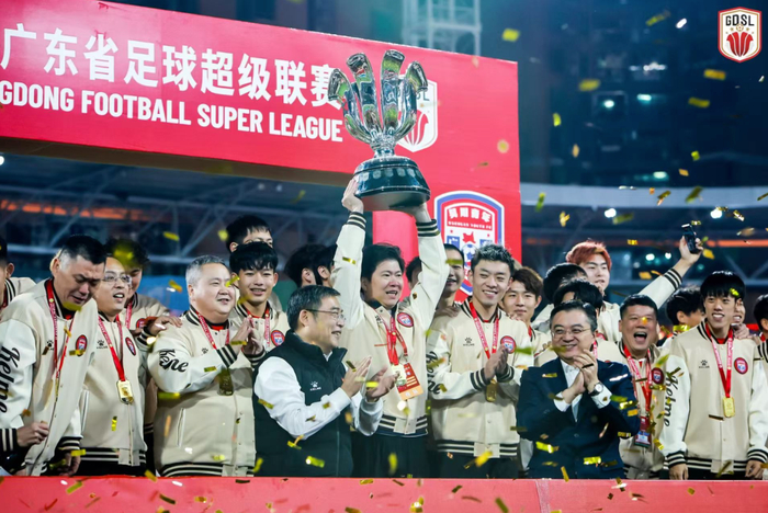 吴川足球首冠点燃城市热情，塑料鞋产业撑起经