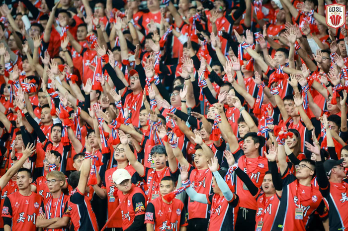 吴川足球首冠点燃城市热情，塑料鞋产业撑起经