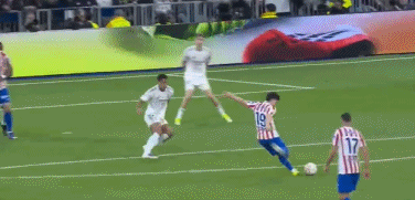 皇马双线告捷复仇马竞 巴萨五连胜领跑西甲