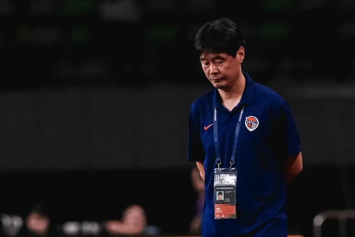 山东泰山队换帅引热议 三名候选人争夺帅位